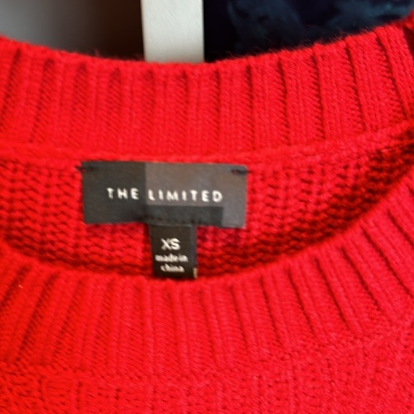 The Limited red long sleeve crew neck sweater size XS - Picture 2 of 3